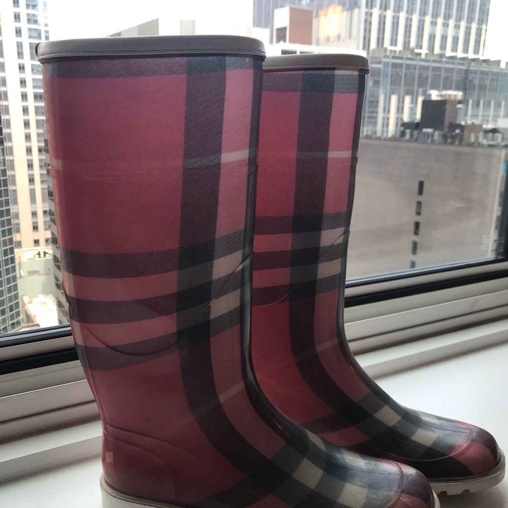 Burberry rain boots - Picture 2 of 5
